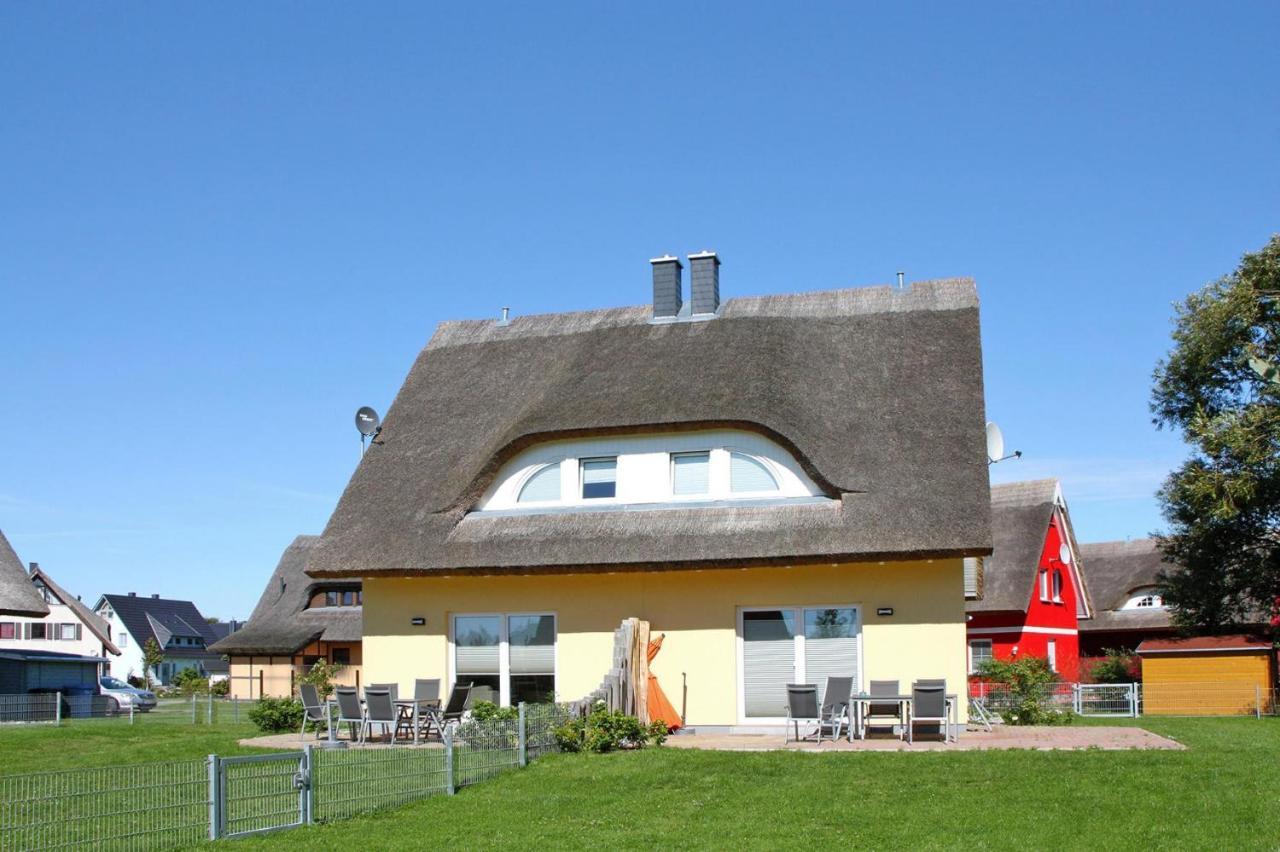 Reetdachhaus Lotte Mit Sauna Und Kaminofen Am Yachthafen In Vieregge Extérieur photo