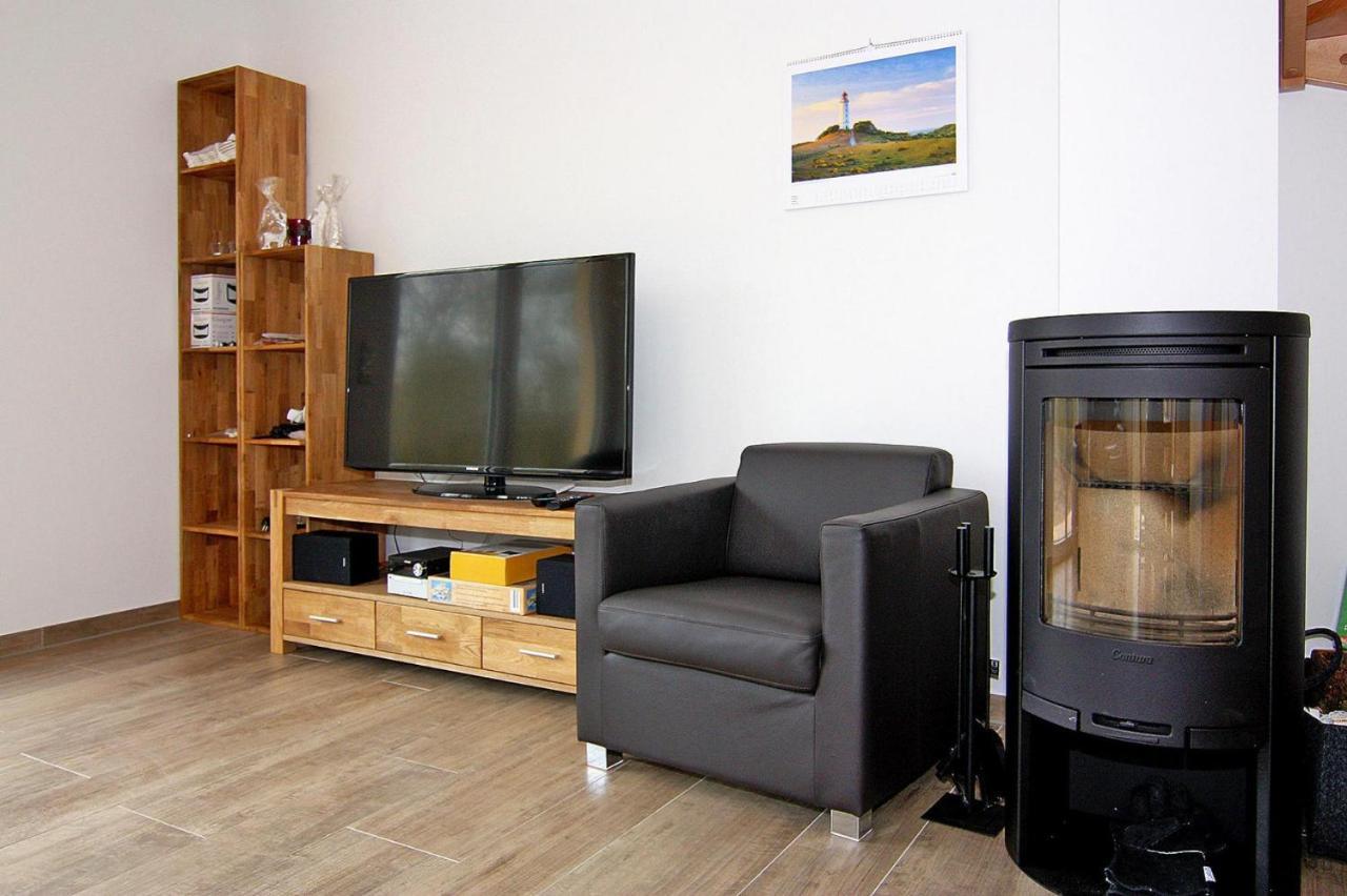 Reetdachhaus Lotte Mit Sauna Und Kaminofen Am Yachthafen In Vieregge Extérieur photo